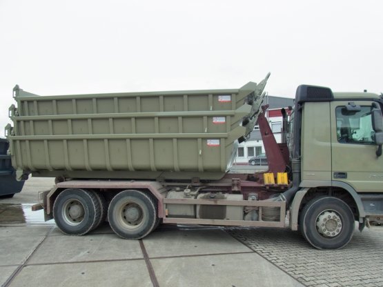 Stapelcontainer 107 ° mit Entleerungsklappe