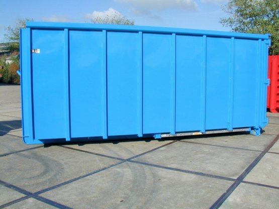 Abrollcontainer mit festem Dach