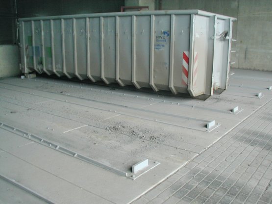 Verzinkte Container-Führungsbahnen