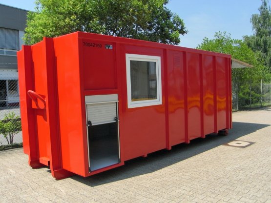 Feuerwehr-Abroll-Container mit Seitenfenster und seitlicher Rolllade