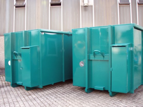 Magazin-Abrollcontainer mit Gasflaschenschrank, Innenausbau, Trennwand, Seitentür und Fenster, Inhalt ca. 32 m³
